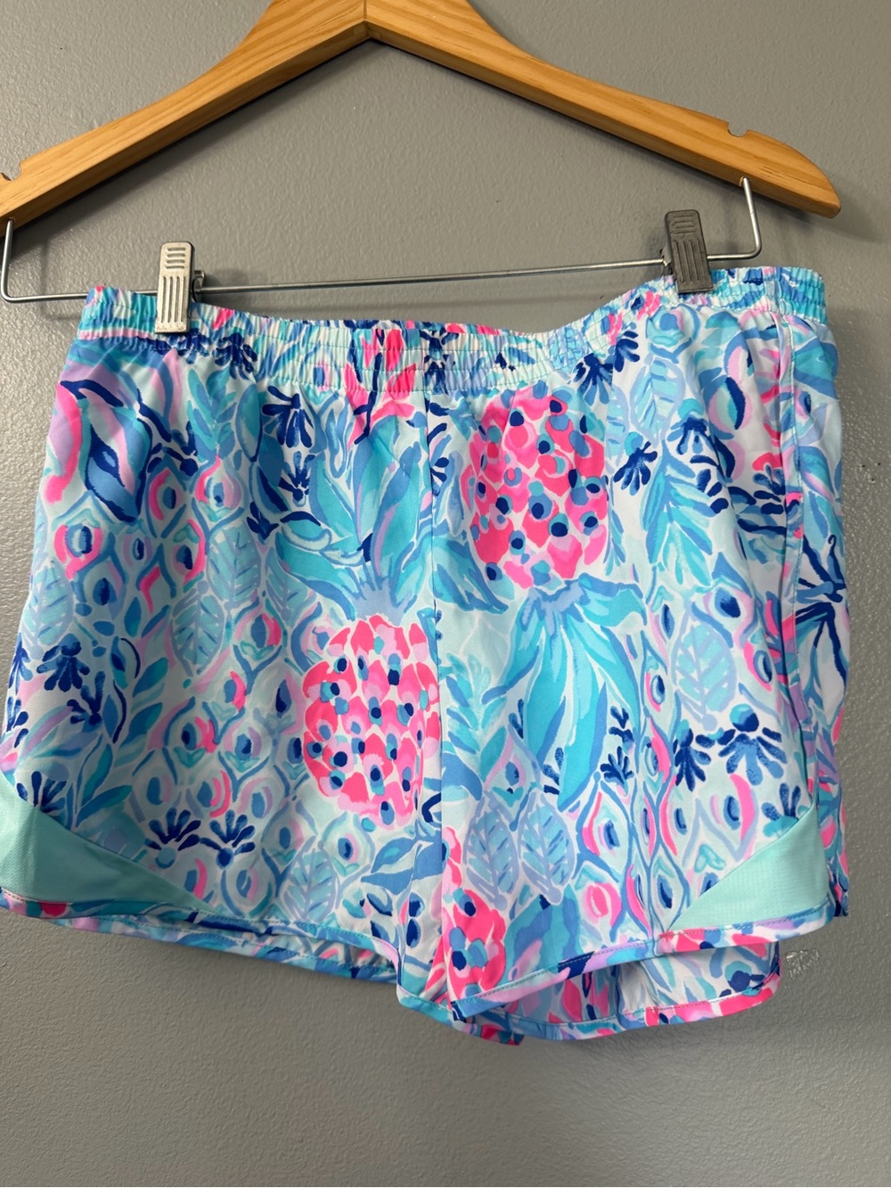 LILLY PULITZER  Ocean Trail Shorts   PARTY PRINCESS  Size small